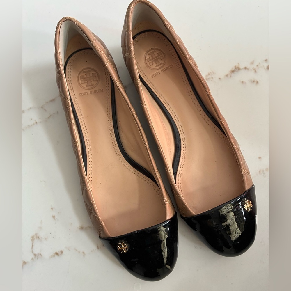 Tory Burch tan ballet flats with black patent leather cap size 9.5